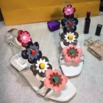 펜디 플라워 샌들 화이트