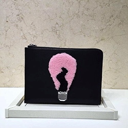 펜디 라이트볼 셔링 클러치 파우치