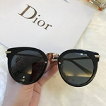 디올  D-589656