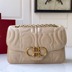 살바토레 페라가모 간치니 퀄팅 백 SS 2020 F-21H168