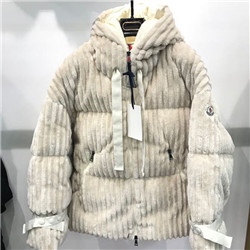 몽클레어  M-5676437