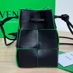 보테가 베네타 핸드백 680217