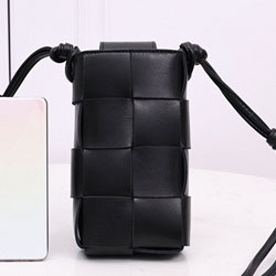 보테가베네타 크로스백 709999