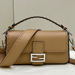 펜디 핸드백 8610