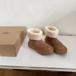 UGG U-678787